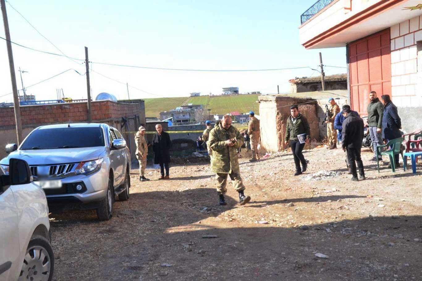 Diyarbakır'da "öldürülen çocuk" olayı ile ilgili 2 kişi tutuklandı Diyarbakır'da "öldürülen çocuk" olayı ile ilgili 2 kişi tutuklandı
